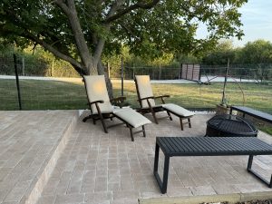 Szentendrei Öregvíz Vendégház napozója sütögetővel.