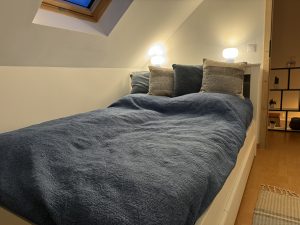 Szentendrei Öregvíz Vendégház hálószoba franciaággyal.