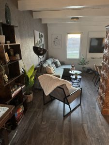 Szentendrei Öregvíz Vendégház nappali kilátással.